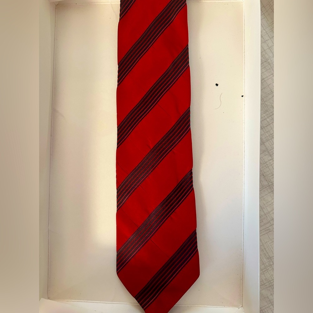 Men tie